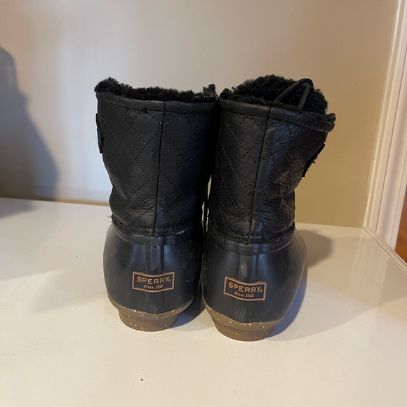 Womens Sperry Brand Duck Boots size 12M only worn once for a few hours - Picture 3 of 6